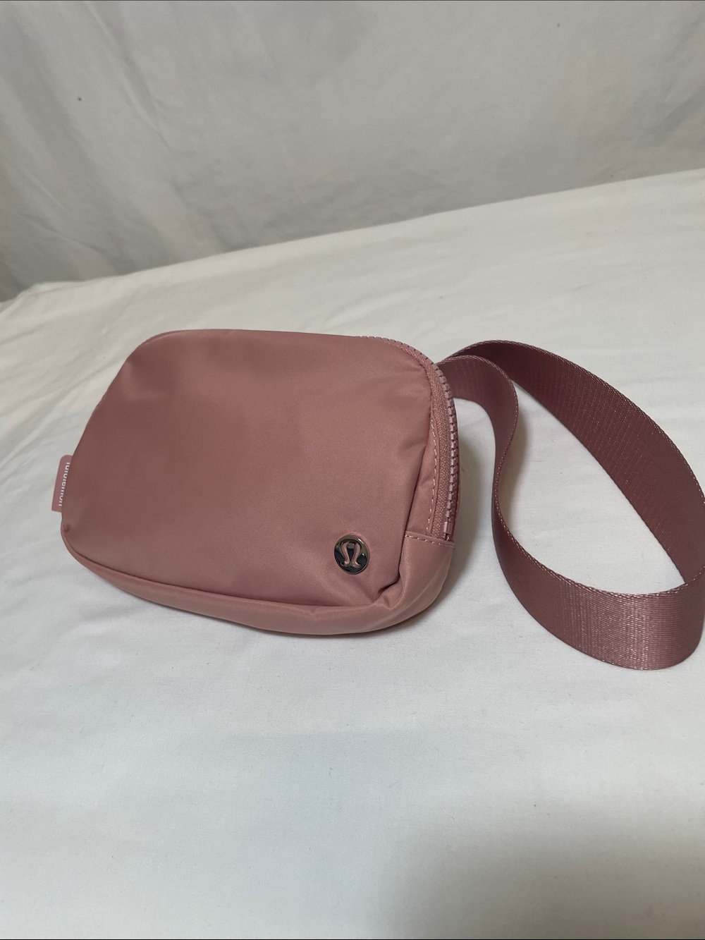 Lululemon Everywhere Belt Bag 1L in the Pink Pastel EUC
